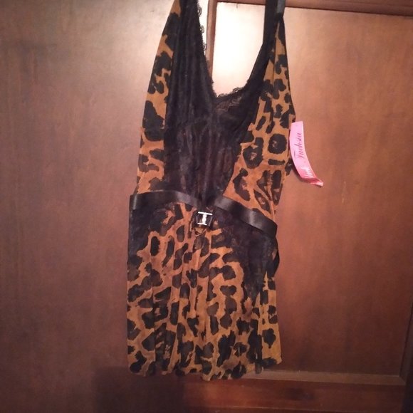 Blake fuchsia by secret lace llc. - Picture 1 of 2